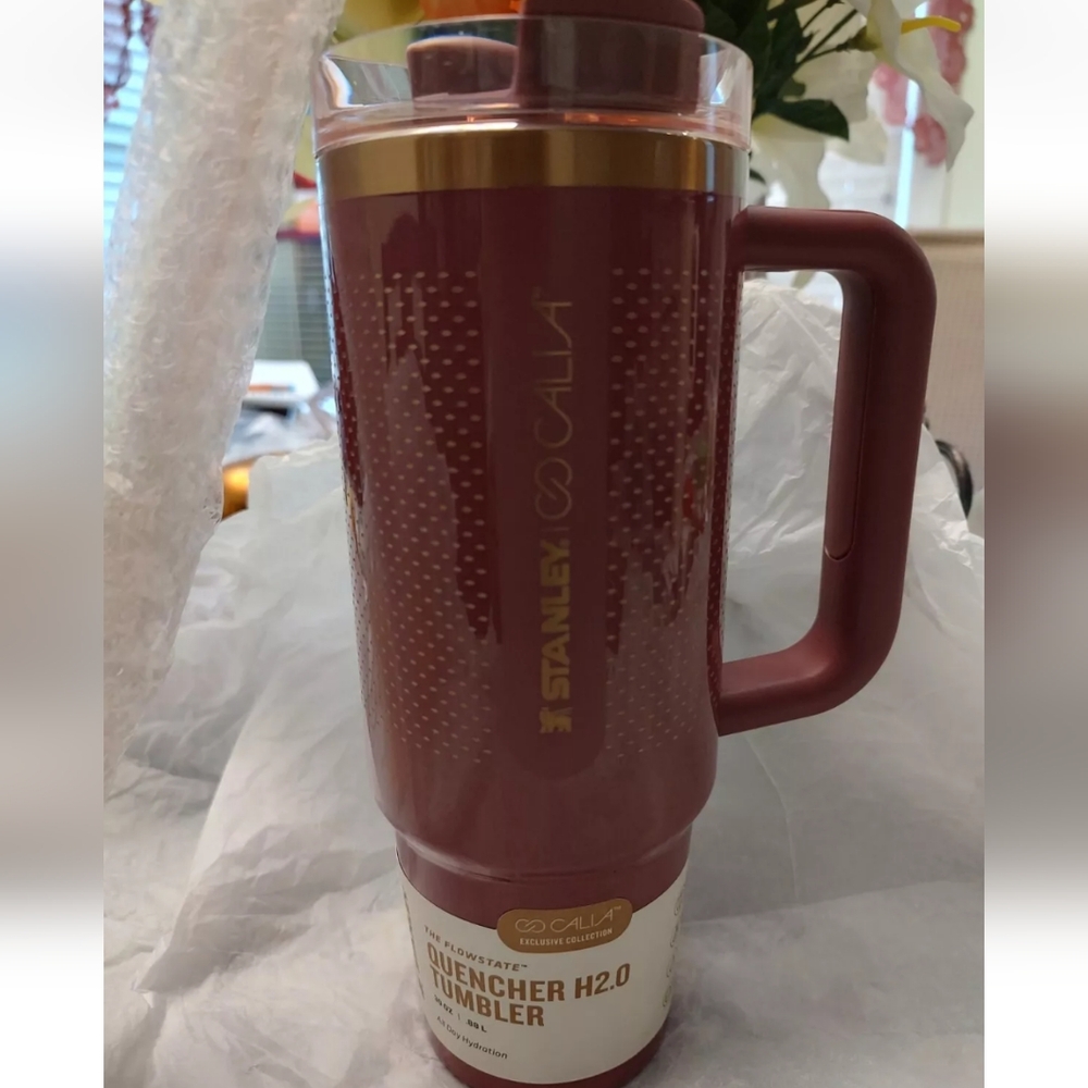 Stanley x Calia 30oz Flowstate Quencher H2.0 Tumbler Red Nectar Limited Edition